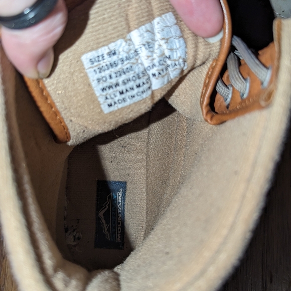 Boots - Picture 3 of 5